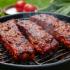 Een barbecue met sappige spareribs en zomerse lekkernijen.