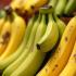 Een kleurrijke assortiments van bananen in een feestelijke setting