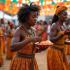 Een levendig Afrikaans cultureel festival met kleurrijke decoraties