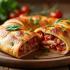 Een smaakvolle calzone met verschillende vullingen