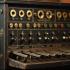 Oude telegraafmachine met morsecode symbolen