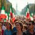 Vrolijke parades ter gelegenheid van Republiek Dag in Italië